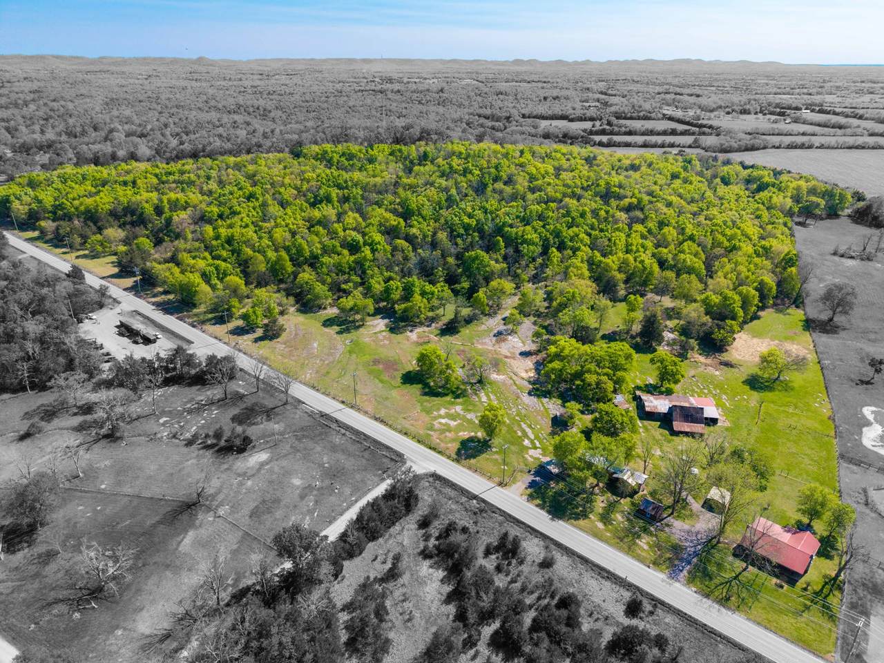 6448 Bradyville Pike - Photo 1
