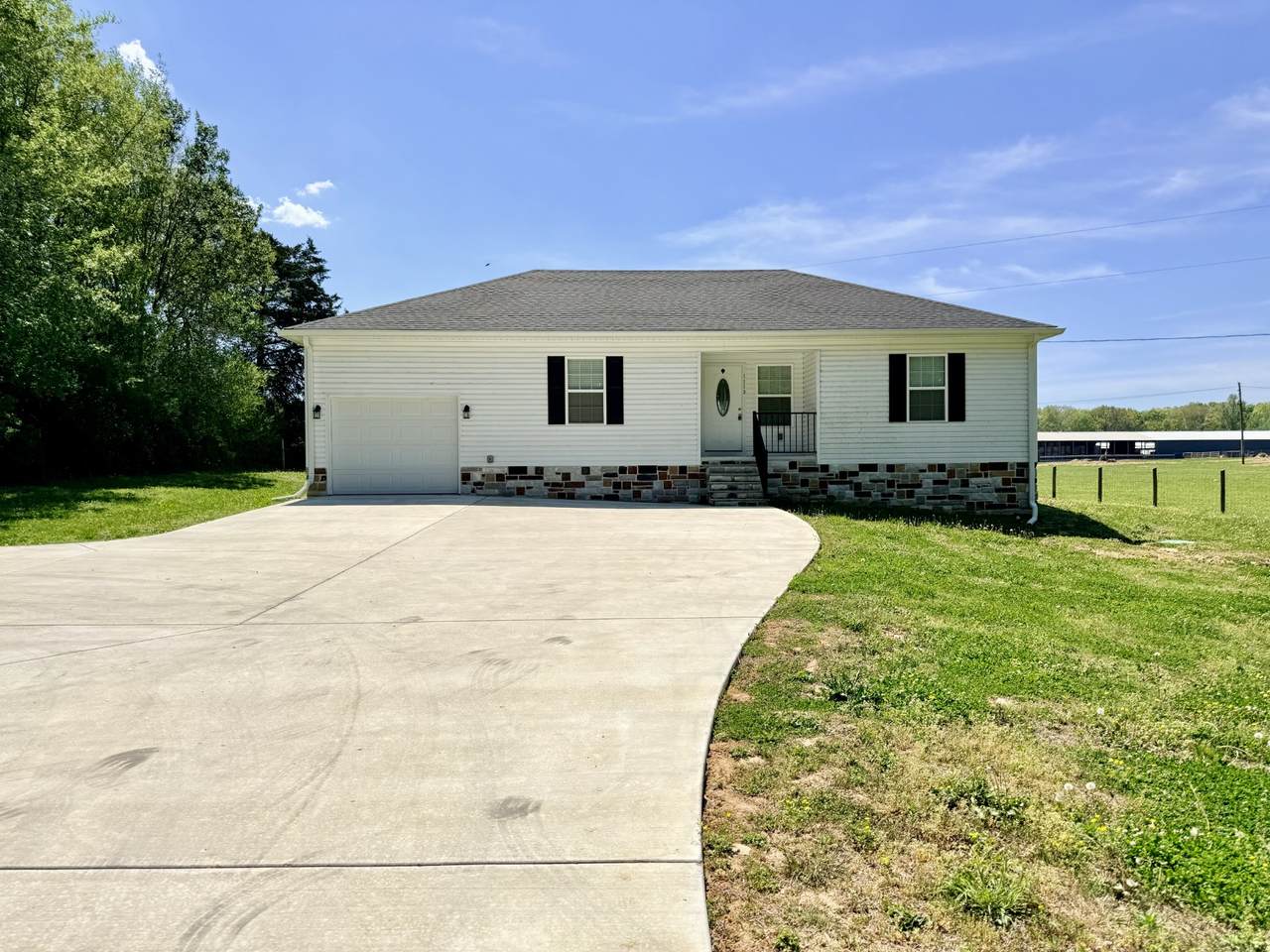 1113 Hurricane Rd - Photo 1
