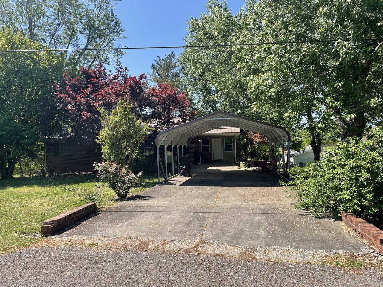 344 Southside Dr - Photo 1