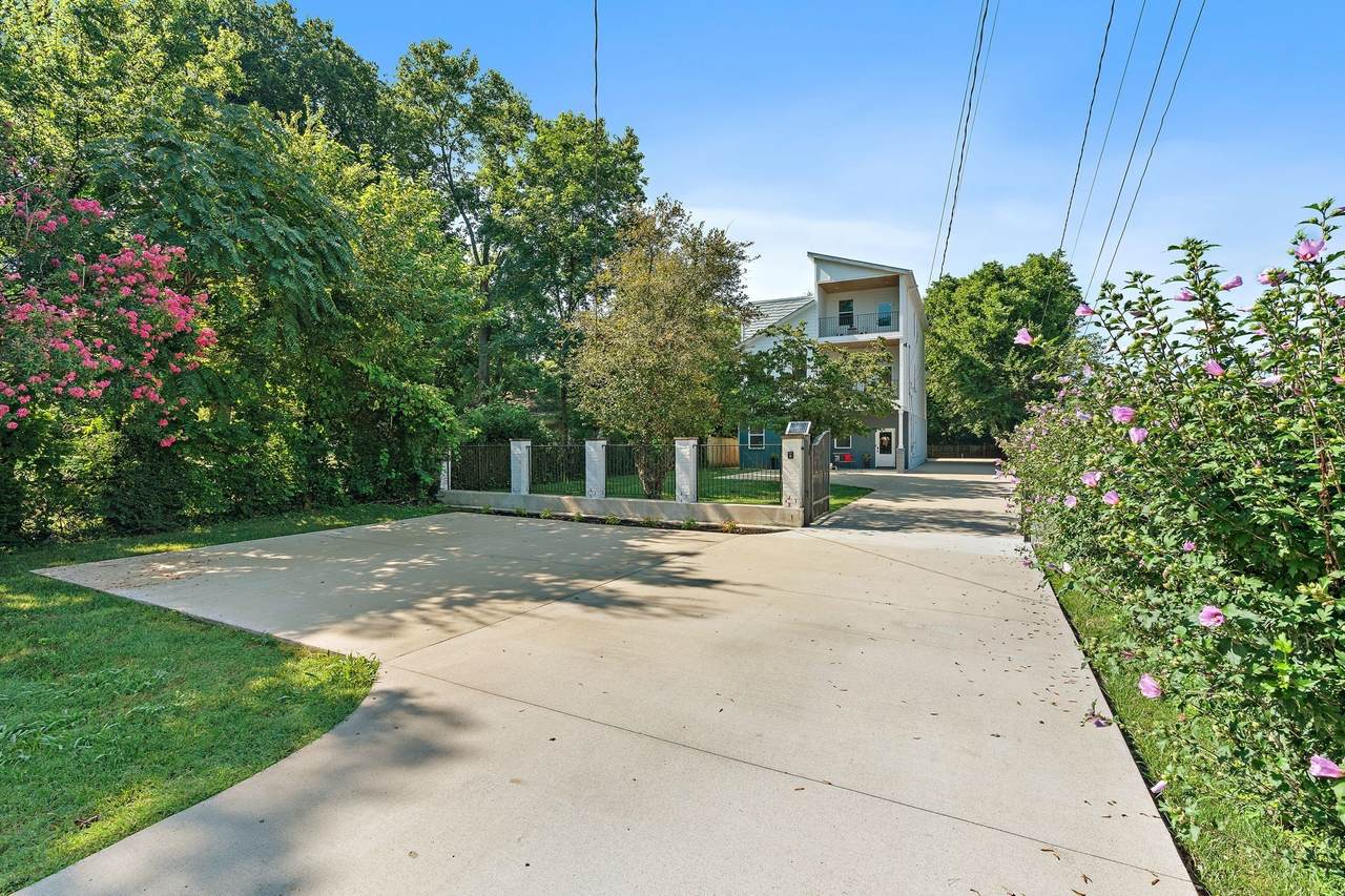 101 Lyle Ln - Photo 1