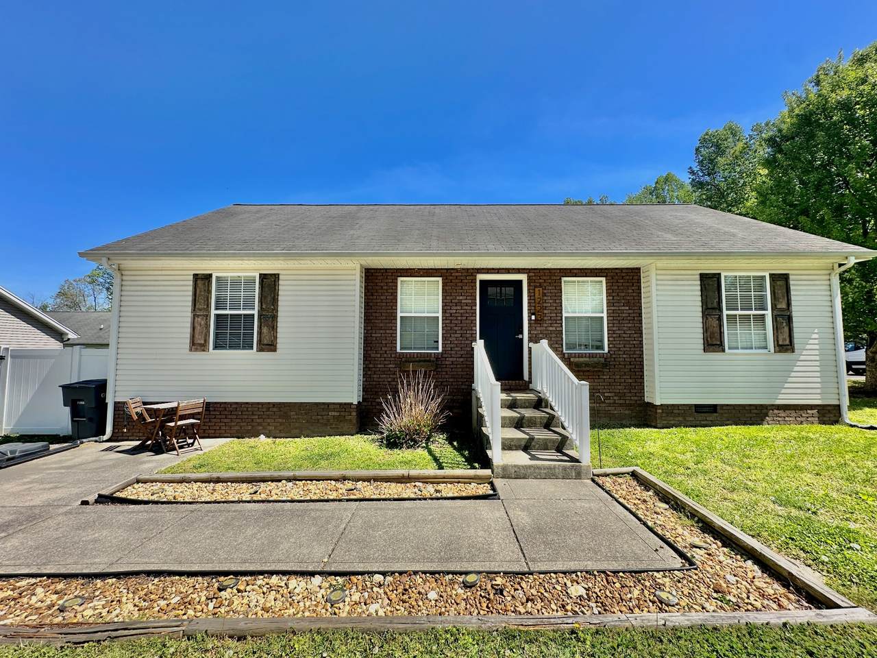 1223 Quail Hollow Cir - Photo 1