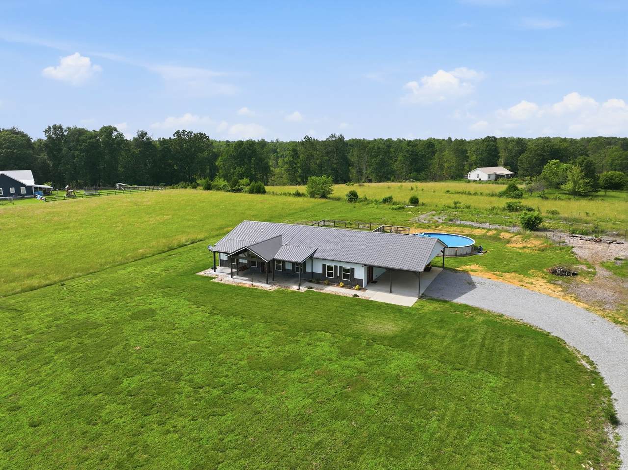 https://bt-photos.global.ssl.fastly.net/nashville/1280_boomver_2_RTC3176667-1.jpg