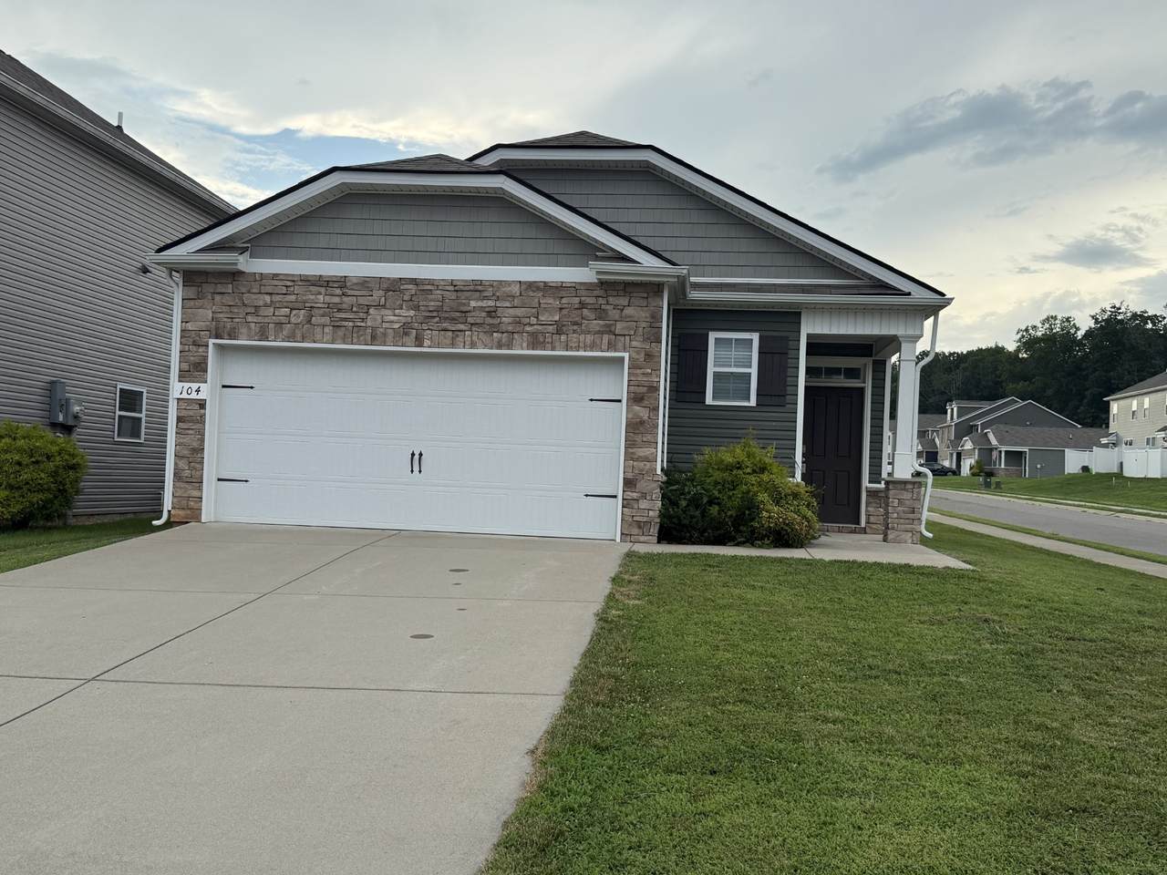104 Victory Cir - Photo 1