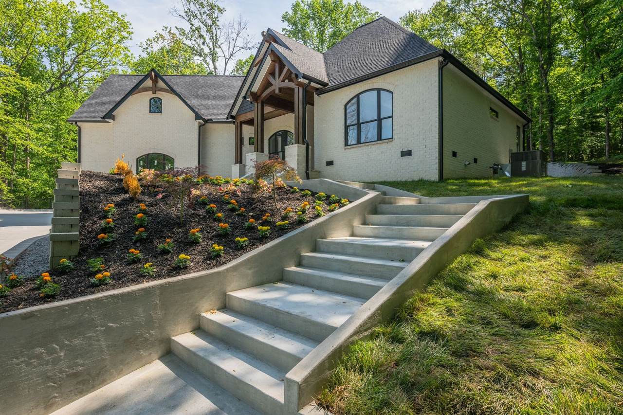 126 Dogwood Ct - Photo 1