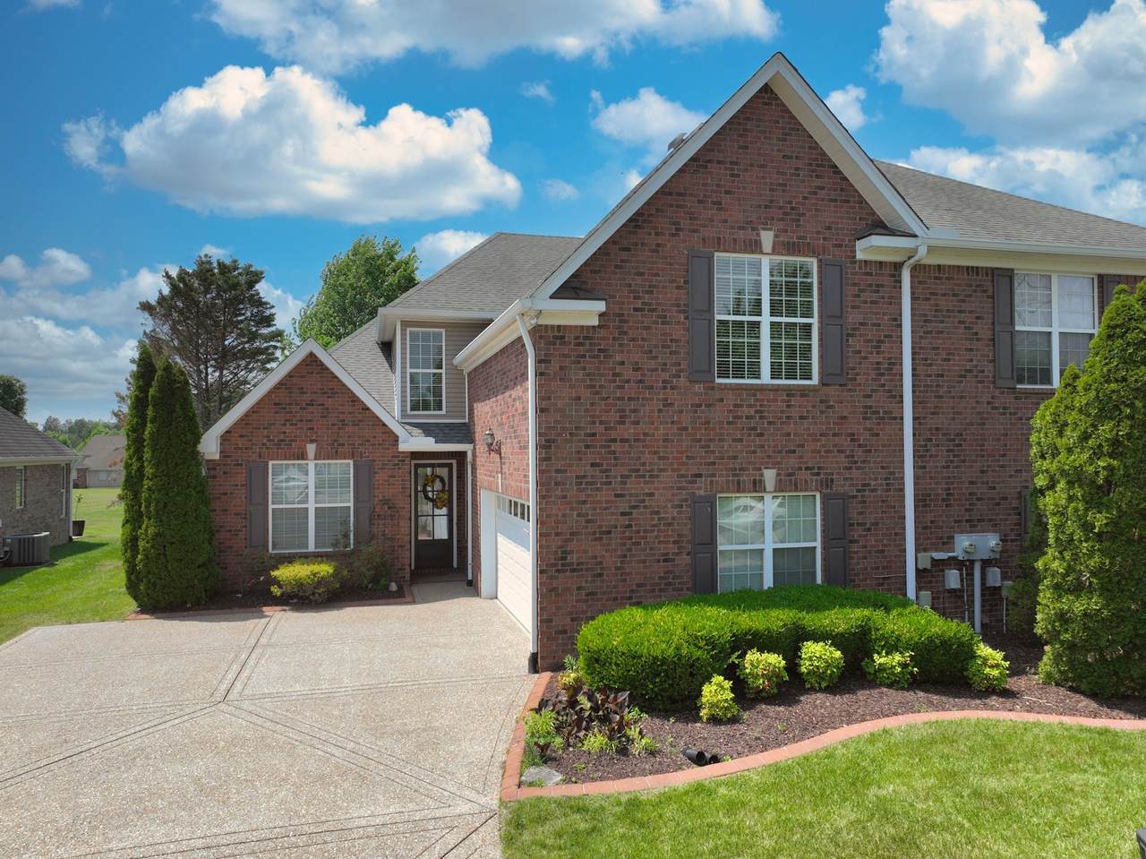 1009 Larkwood Dr - Photo 1
