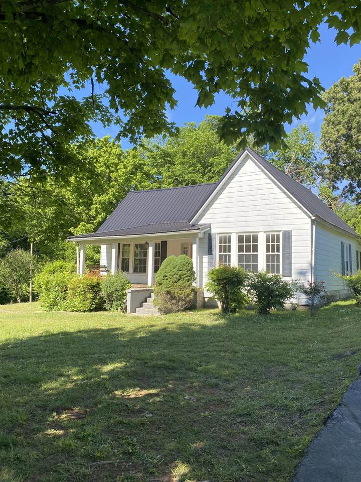 400 Waterloo St - Photo 1