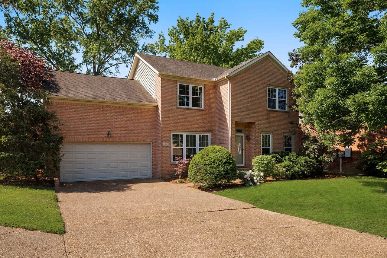 168 Clarendon Cir - Photo 1