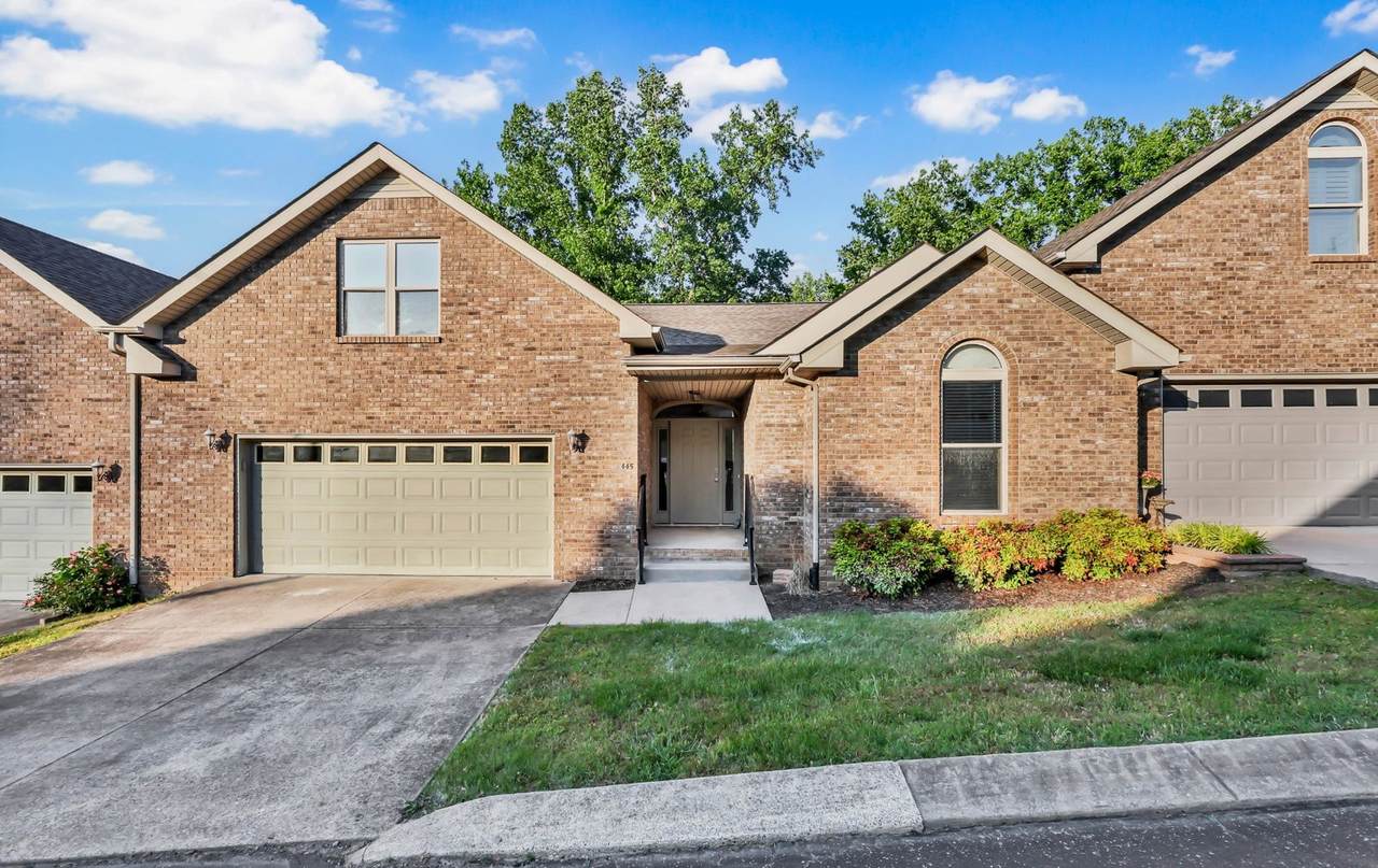 445 Country Club Ct - Photo 1