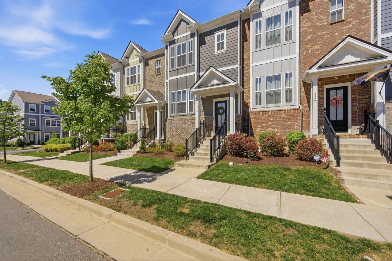 853 Westcott Lane - Photo 1