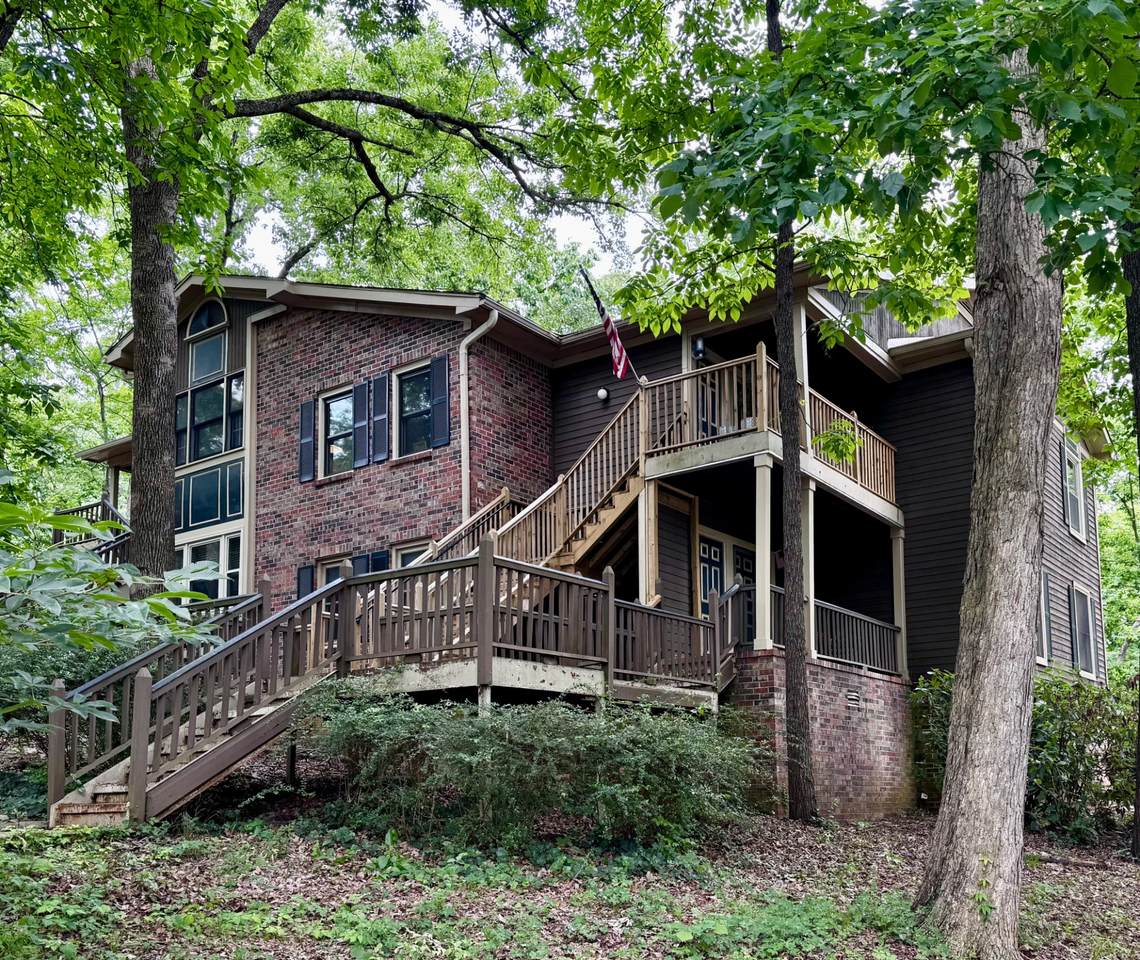 2002 Greenwood Pl - Photo 1