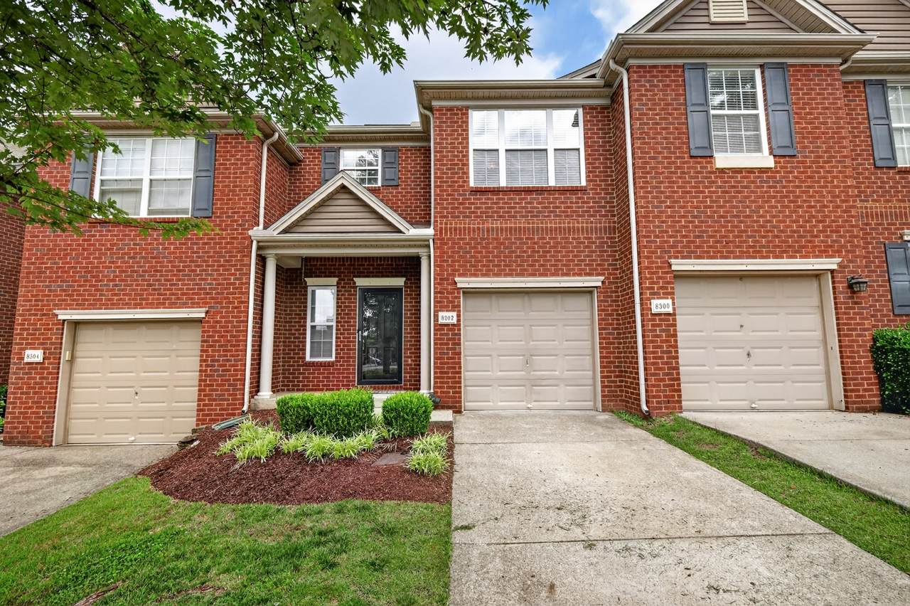 8302 Oak Knoll Dr - Photo 1