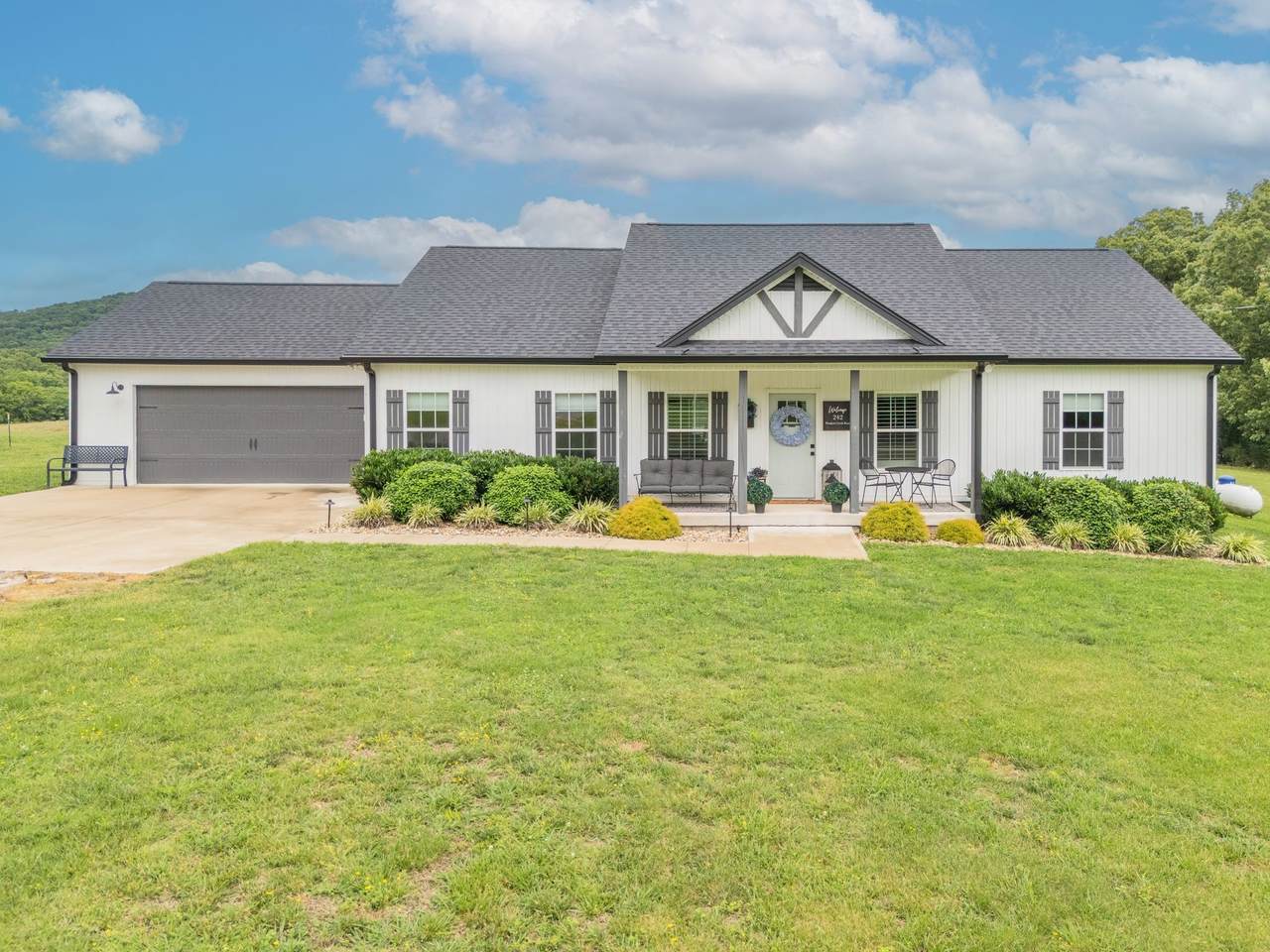 242 Plunkett Creek Rd - Photo 1