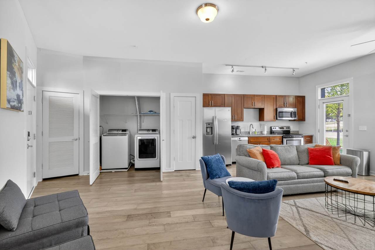 1700 Belcourt Ave - Photo 1