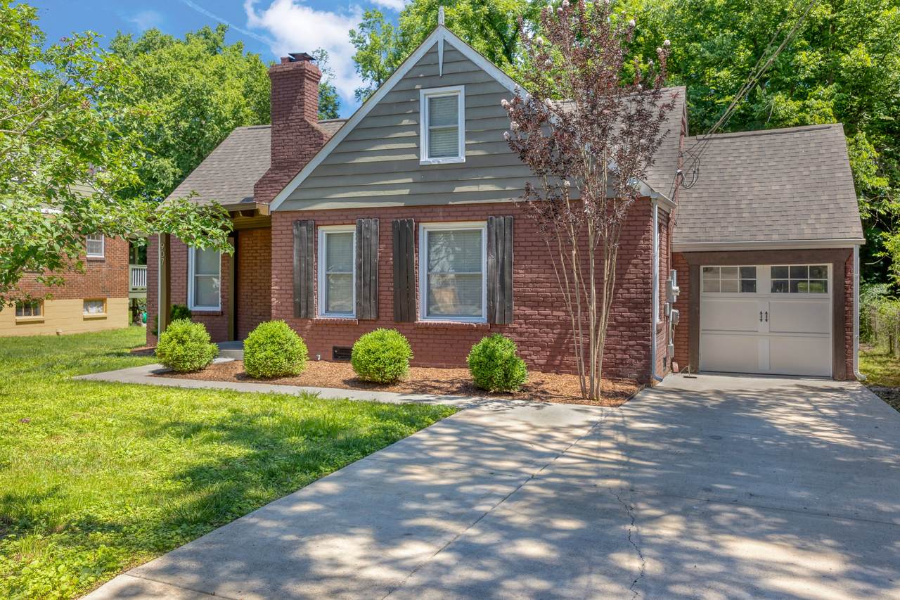 907 Burchwood Ave - Photo 1