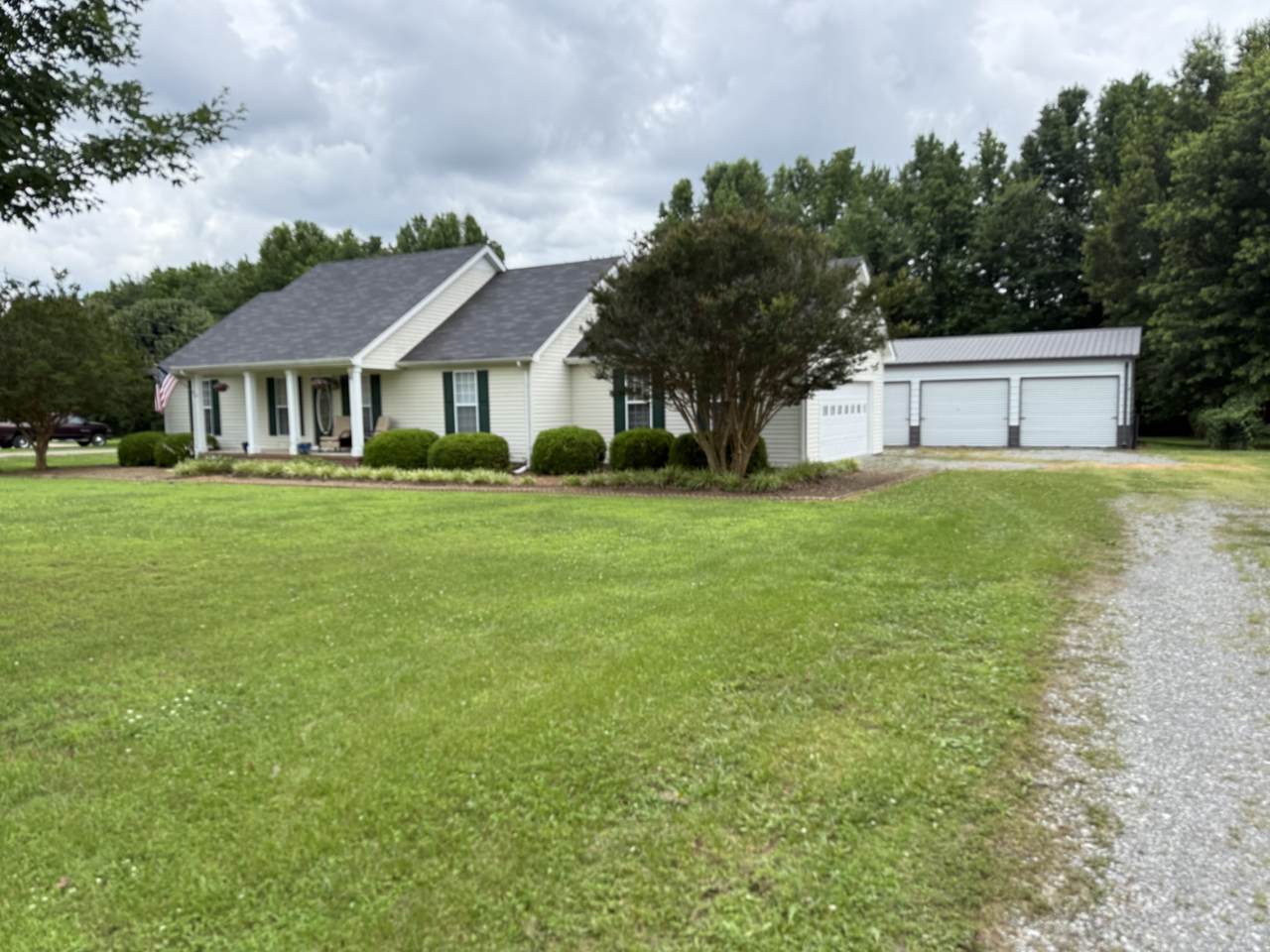 28 Long Meadow Dr - Photo 1