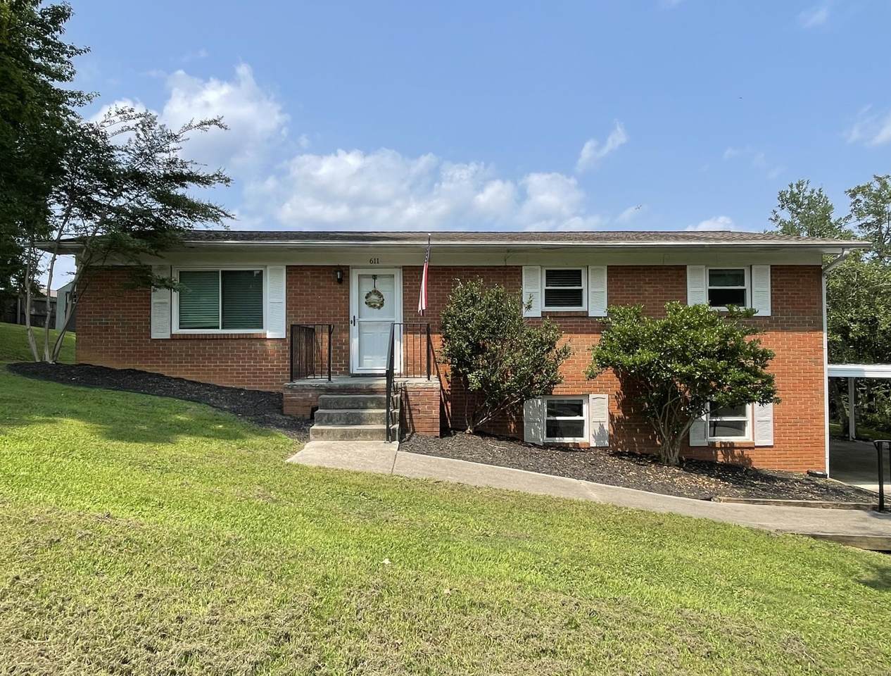611 Lakeland Drive - Photo 1