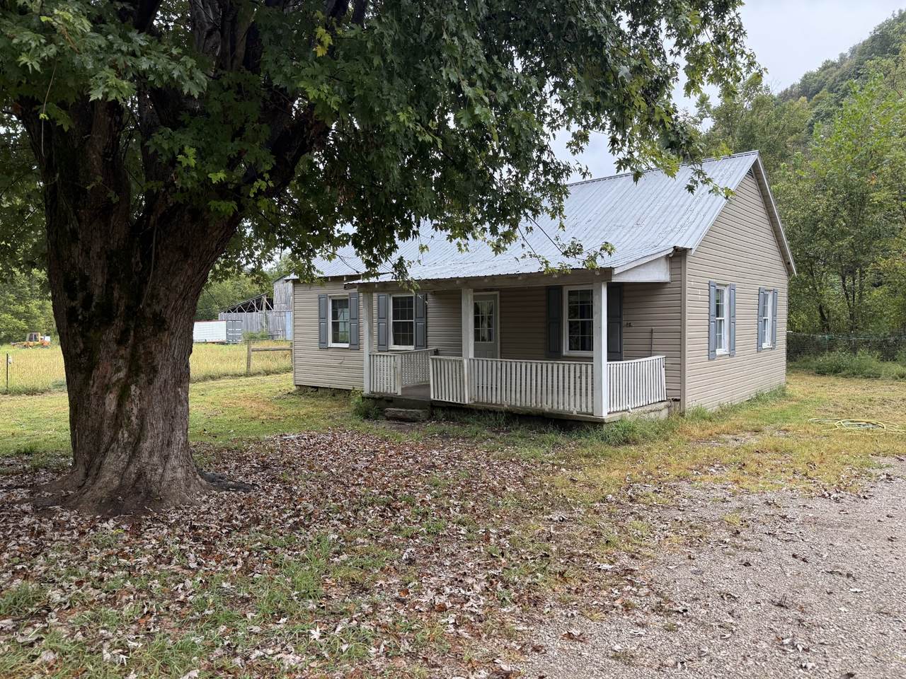 1611 Knob Creek Rd - Photo 1