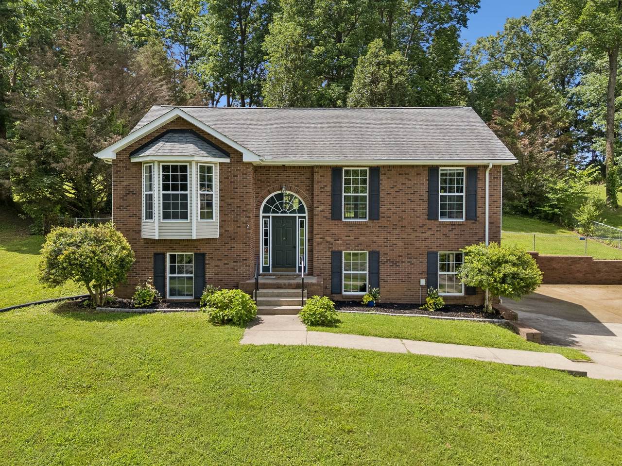 1062 Heatherwood Rd - Photo 1