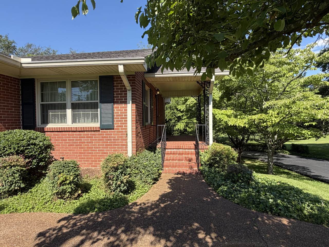 https://bt-photos.global.ssl.fastly.net/nashville/1280_boomver_2_RTC3243528-1.jpg