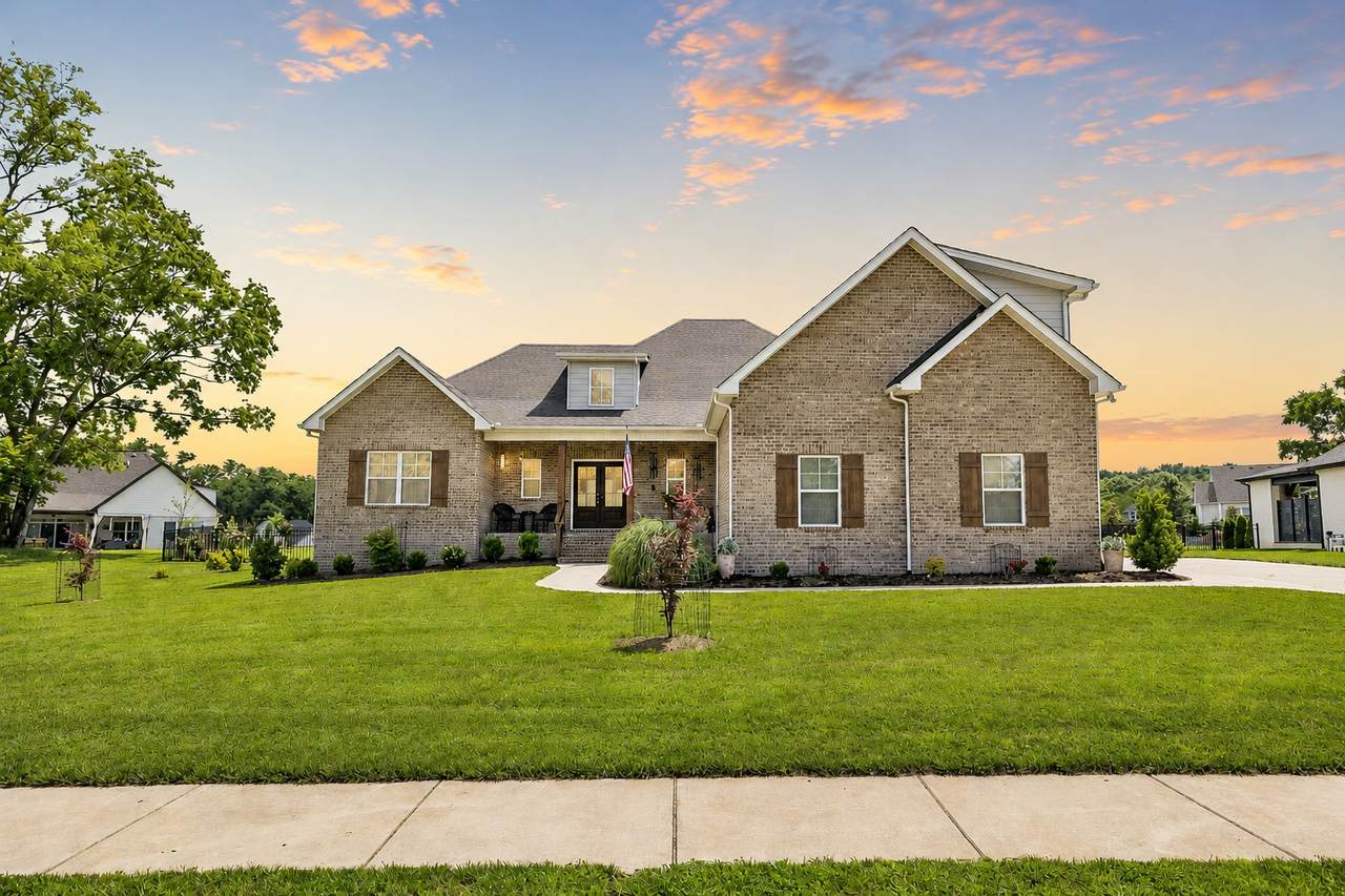 1035 Robert Lee Dr - Photo 1
