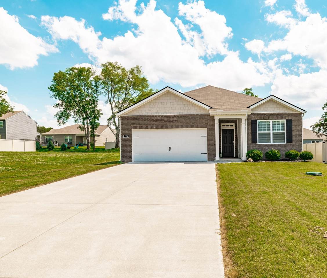 123 Saddle Horse Ln - Photo 1