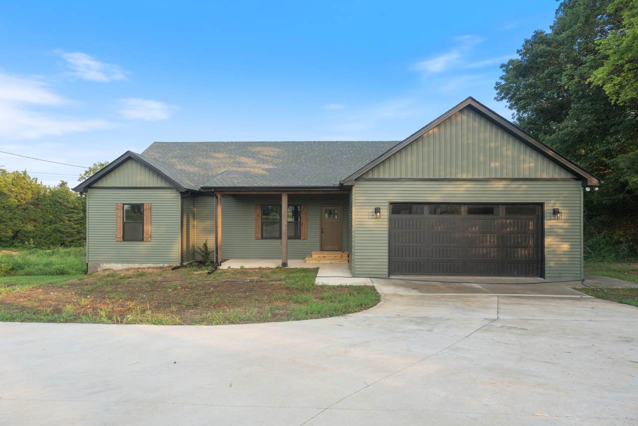 1496 Jones Creek Rd - Photo 1