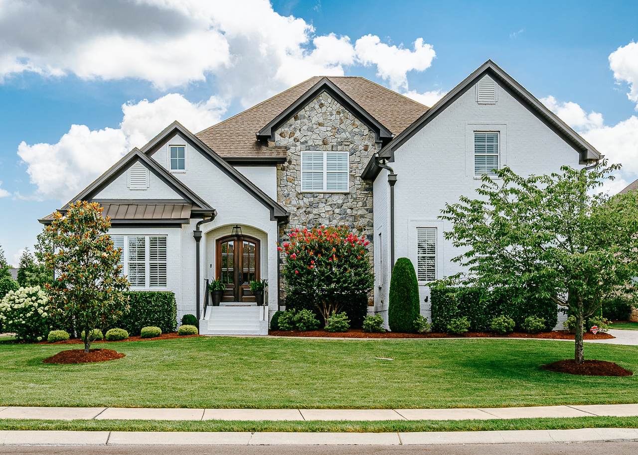 4009 Cardigan Ln - Photo 1