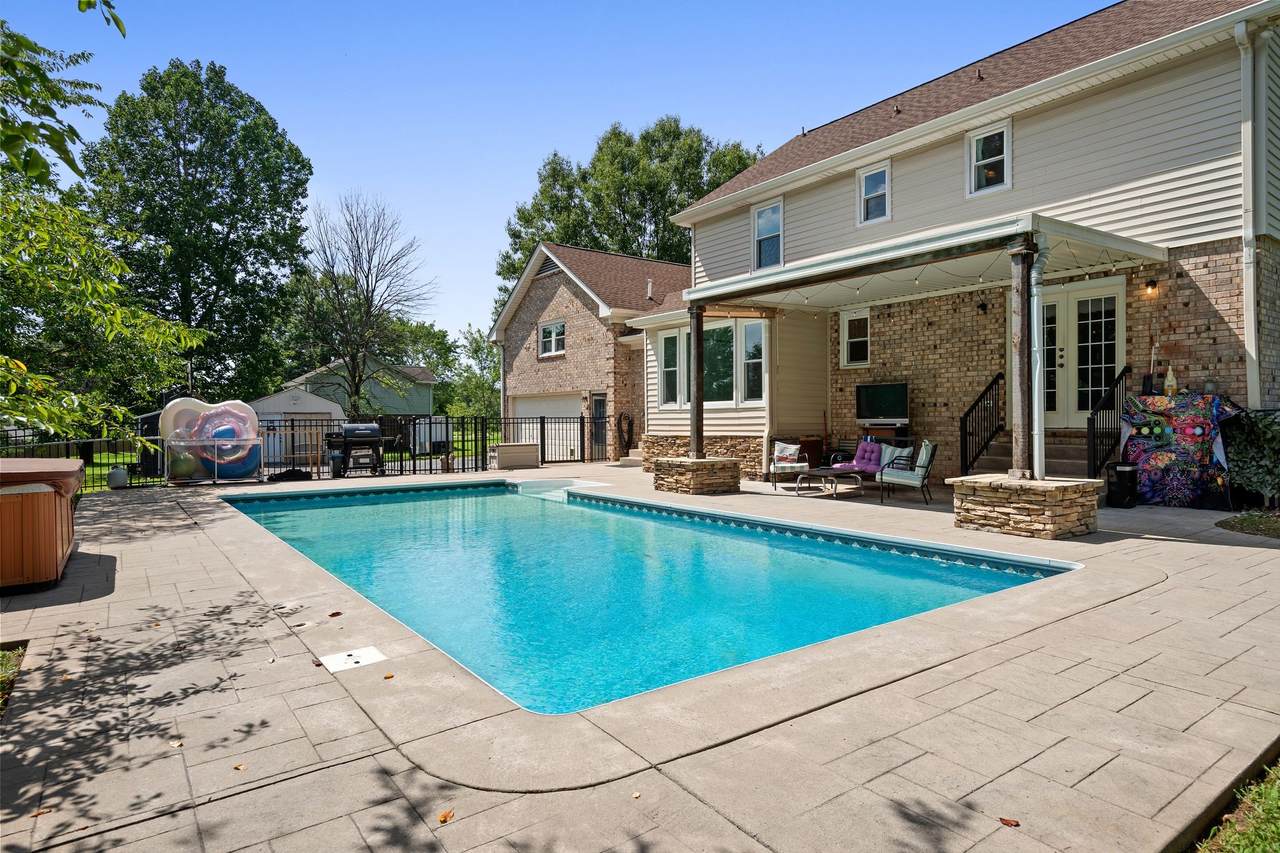 243 Southwinds Dr - Photo 1