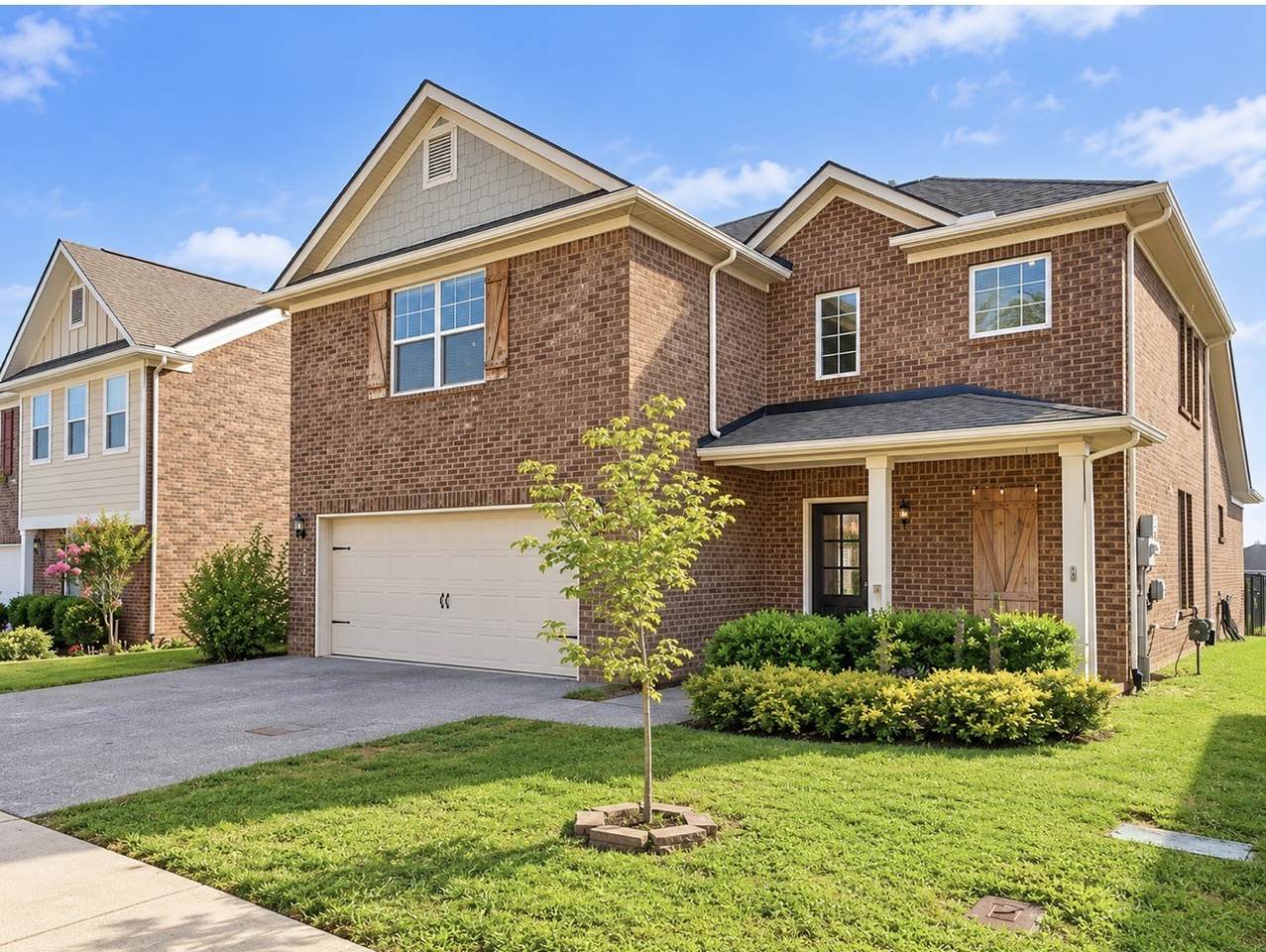 300 Black Thorn Ln - Photo 1