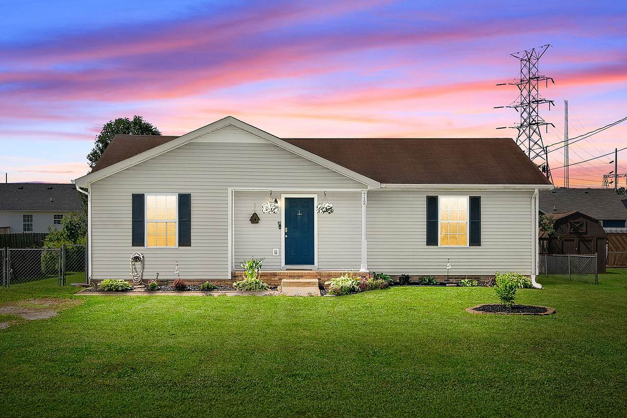 712 Carbondale Dr - Photo 1