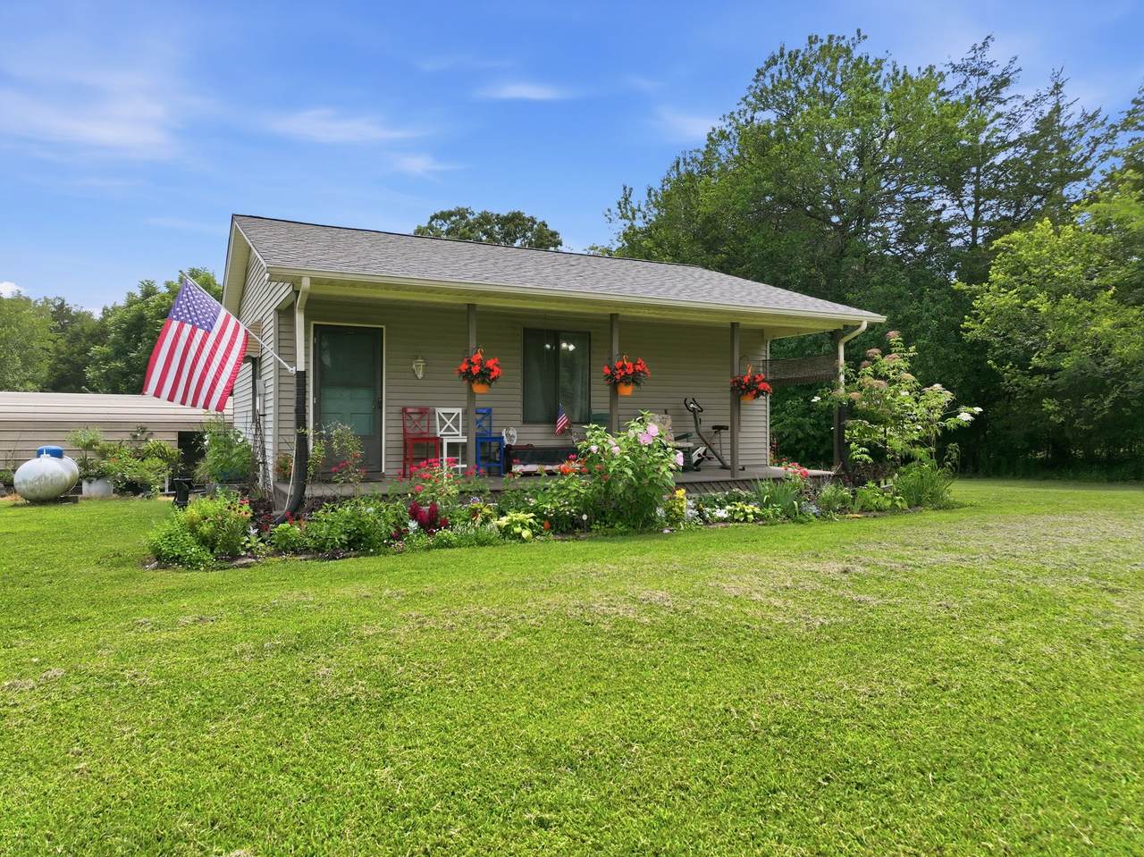 5040 Sharpsville Rd - Photo 1