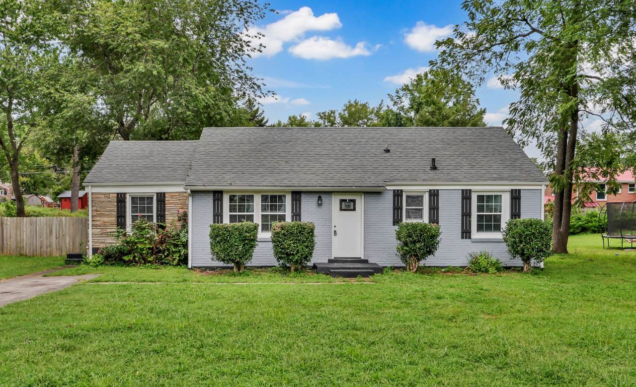 135 N Meadow Dr - Photo 1