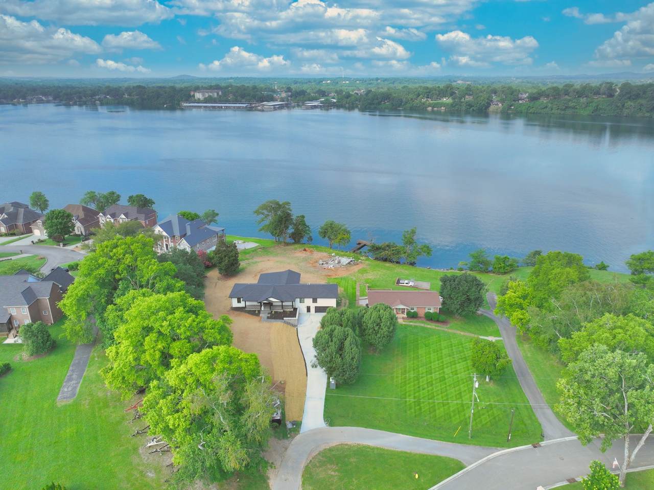 132 Circle Dr - Photo 1