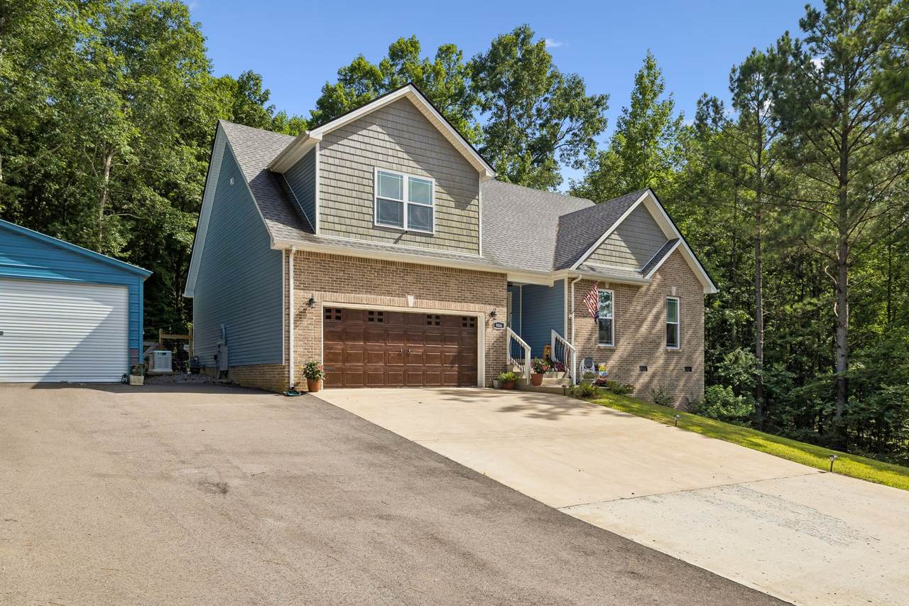 906 Riverwood Dr - Photo 1