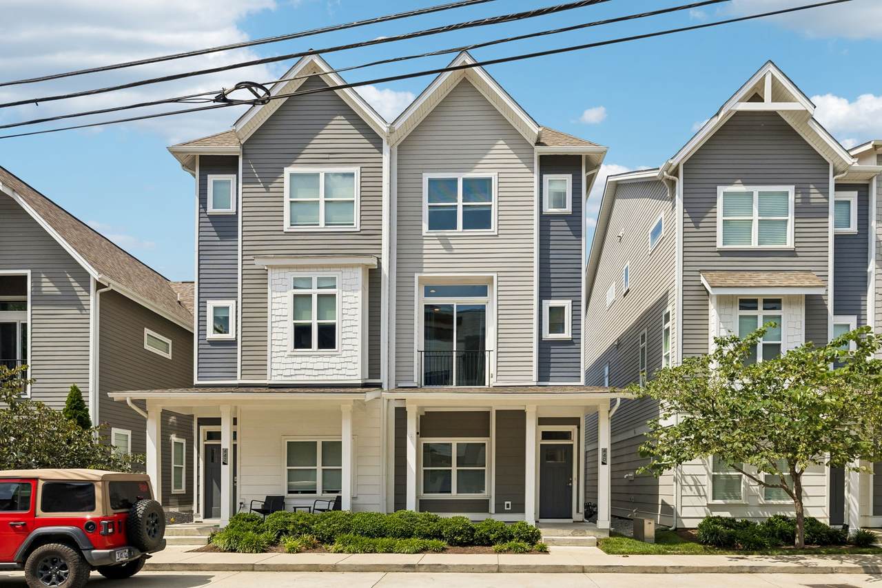 440 Merritt Ave - Photo 1