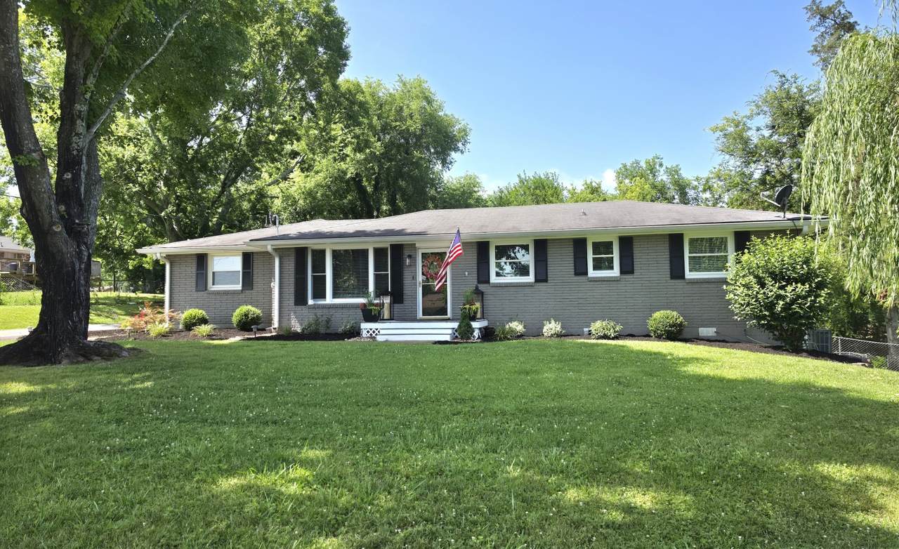 210 Elnora Ct - Photo 1