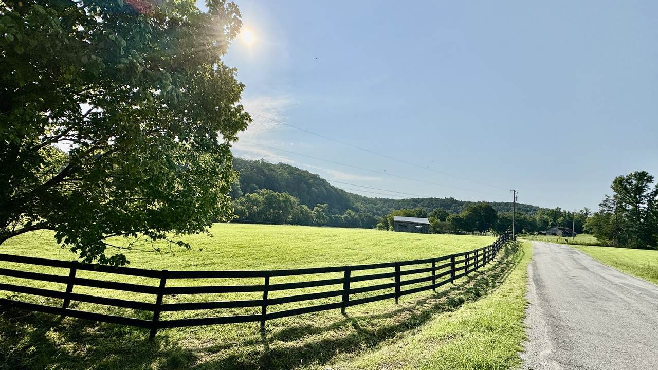 https://bt-photos.global.ssl.fastly.net/nashville/1280_boomver_2_RTC3270128-1.jpg