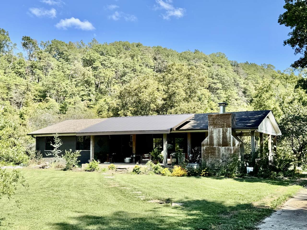 https://bt-photos.global.ssl.fastly.net/nashville/1280_boomver_2_RTC3270128-1.jpg