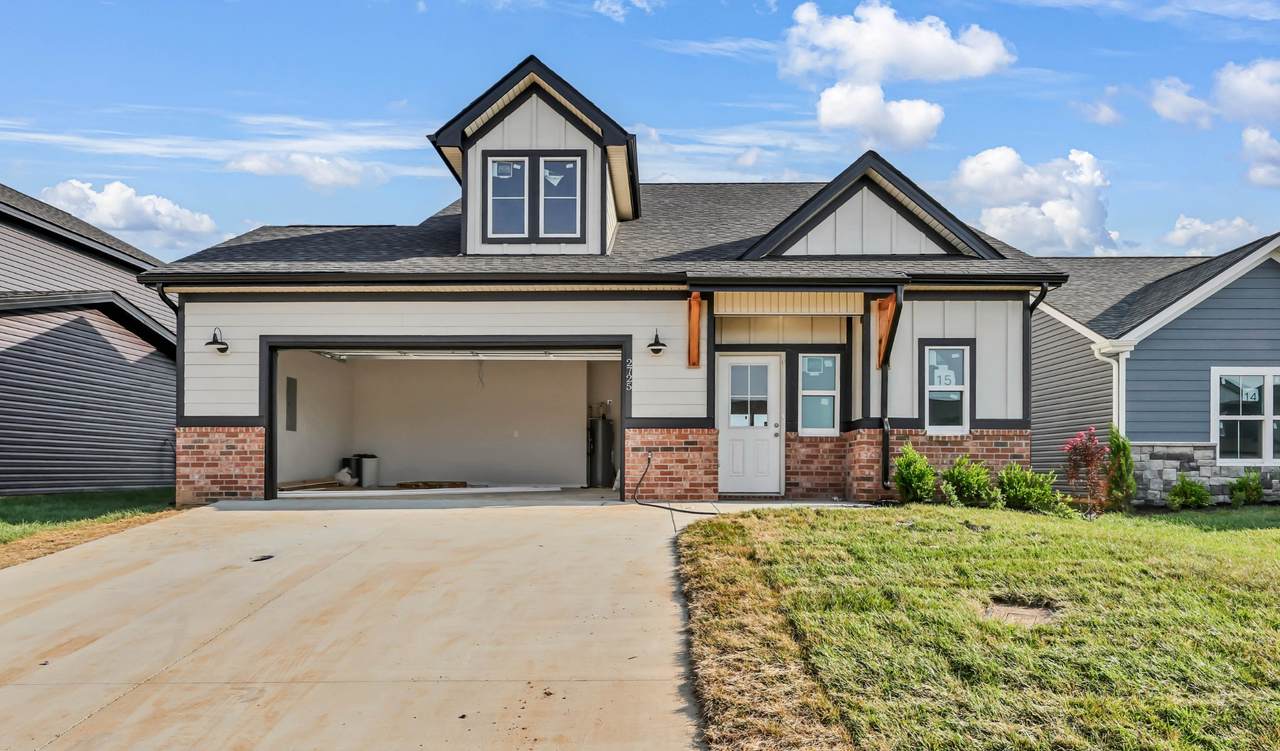 2725 Brewster Dr - Photo 1