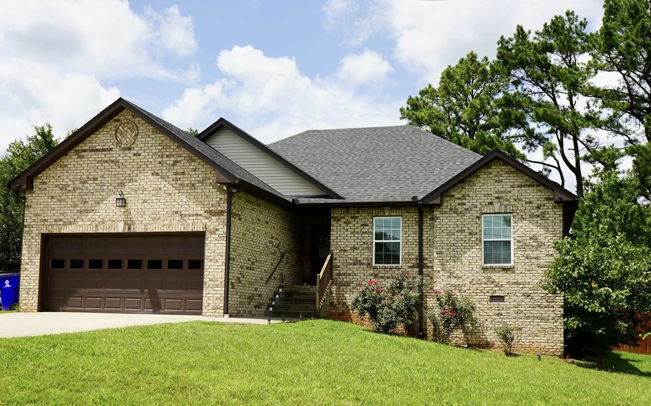 406 Hobbs Dr - Photo 1