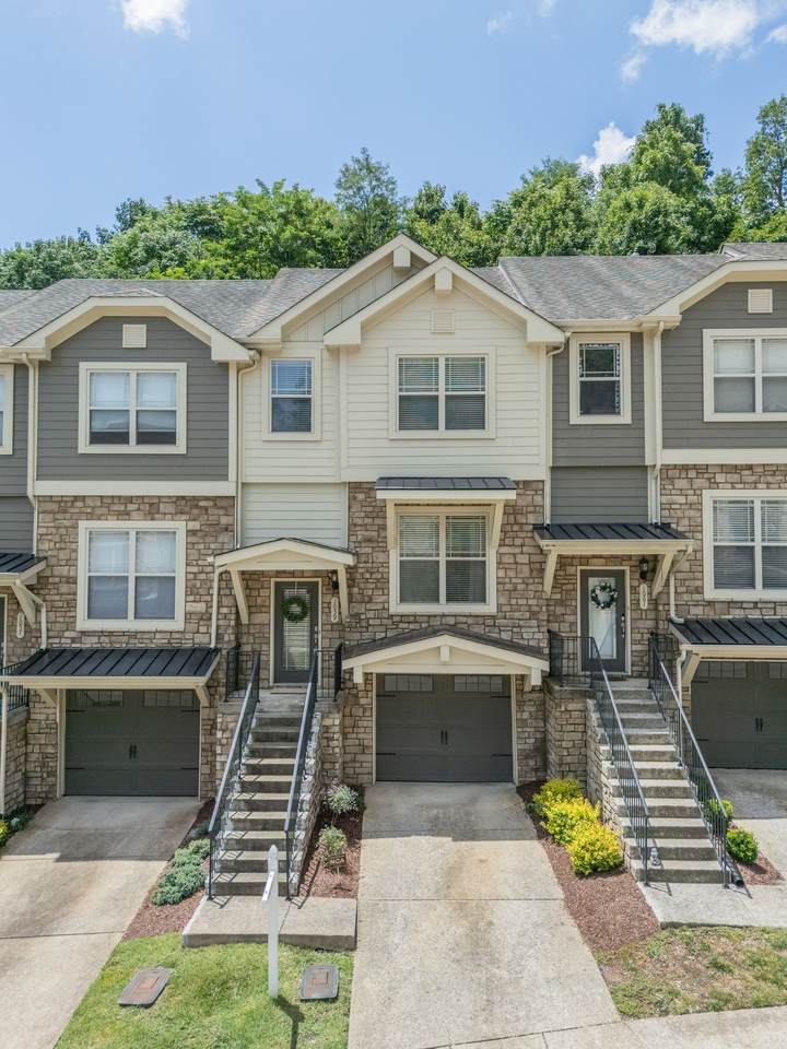 1059 Woodbury Falls Dr - Photo 1