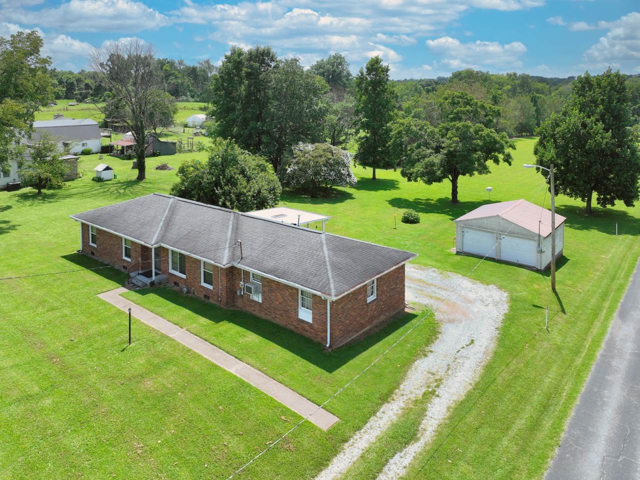 1544 Neelys Bend Rd - Photo 1