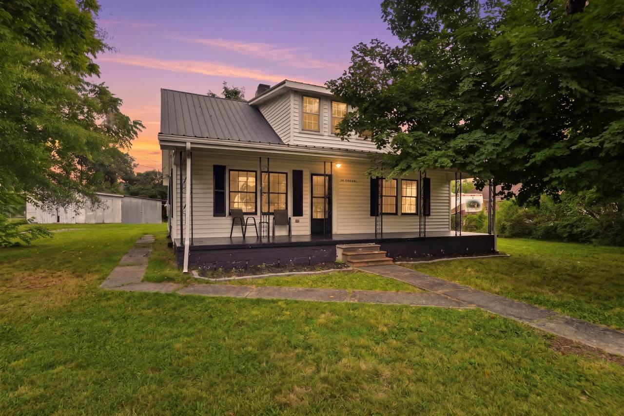 70 Yvonne Ave - Photo 1