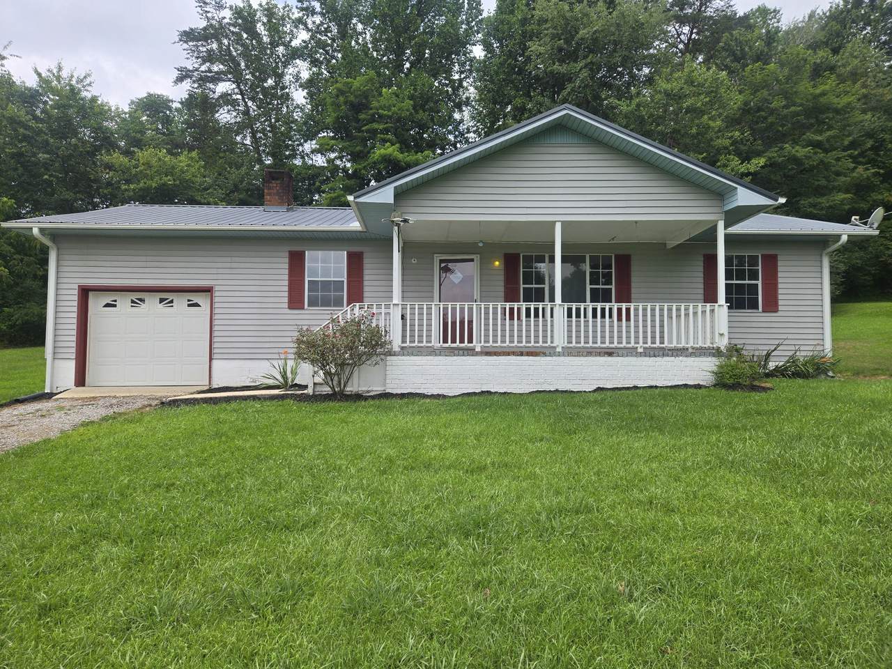 193 W Lee Dr - Photo 1
