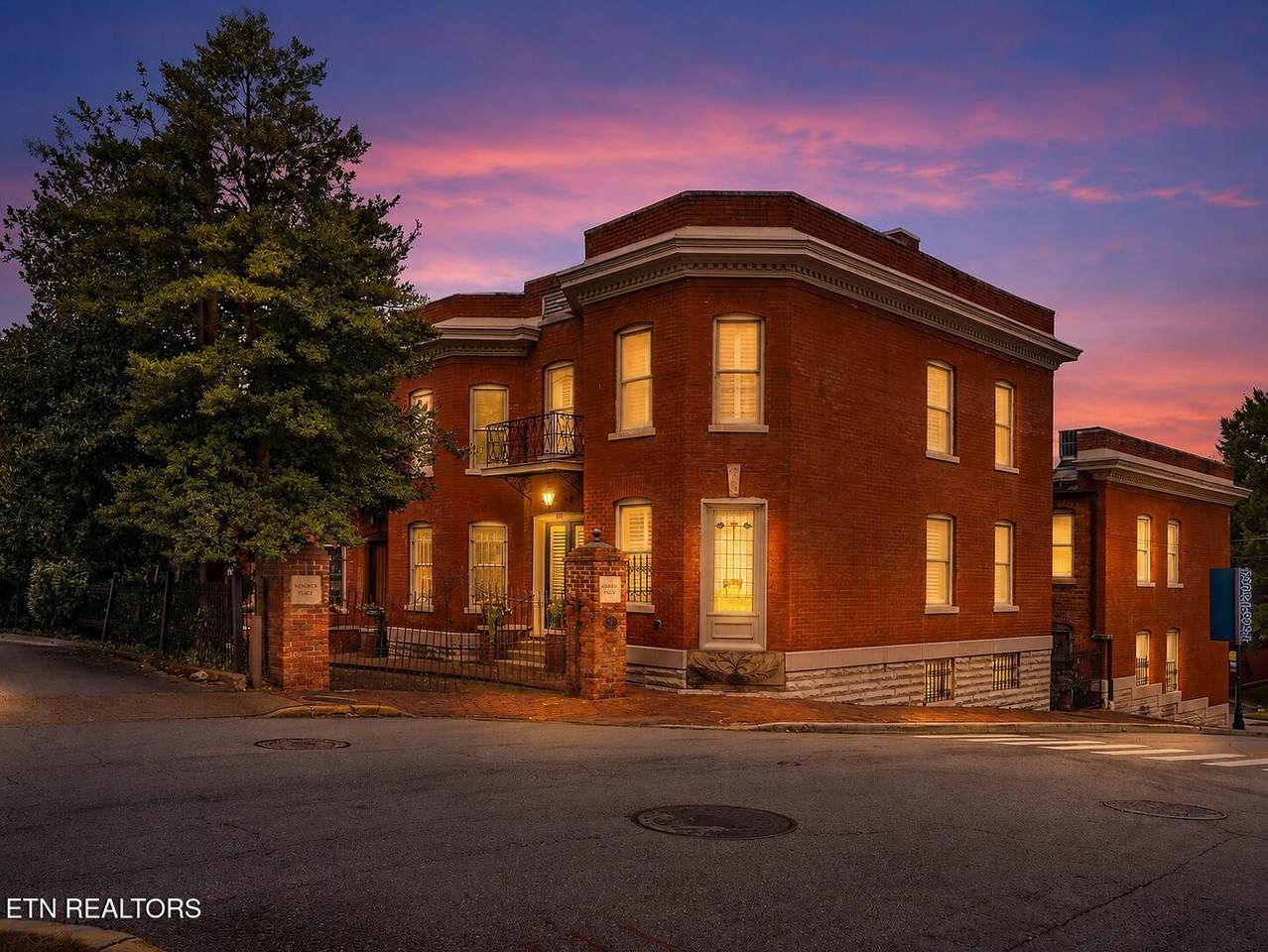 601 Union Ave - Photo 1