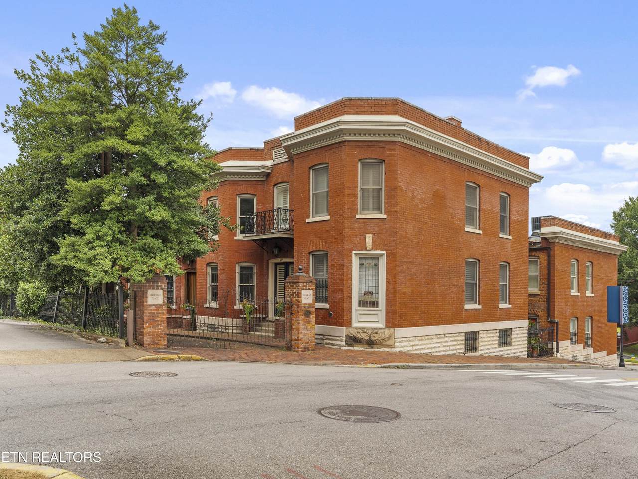 https://bt-photos.global.ssl.fastly.net/nashville/1280_boomver_2_RTC3297948-1.jpg