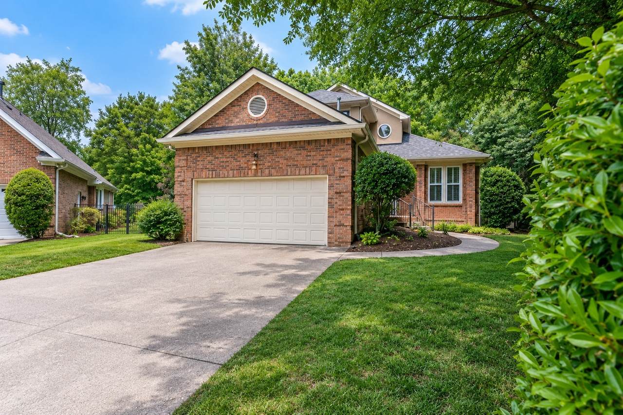 94 Trotwood Mews - Photo 1