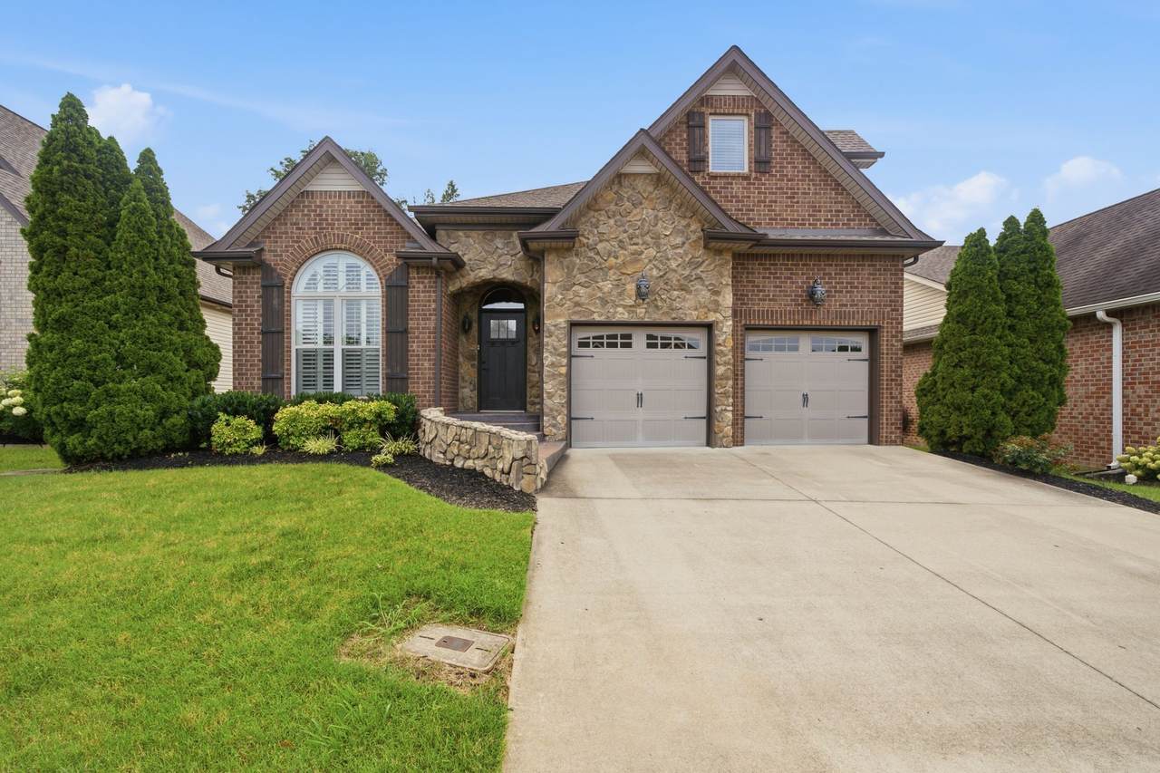 341 Turnberry Cir - Photo 1