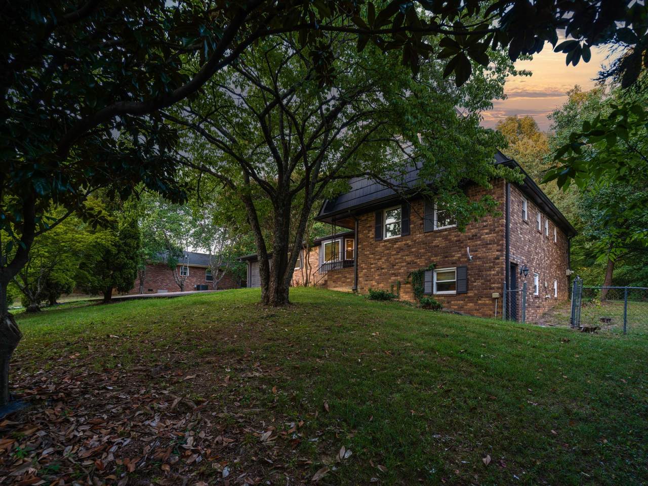 https://bt-photos.global.ssl.fastly.net/nashville/1280_boomver_2_RTC3304308-1.jpg