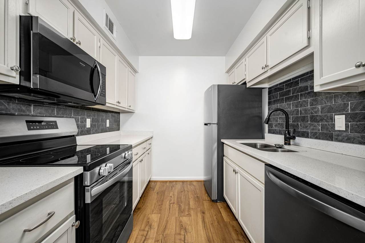 2118 Acklen Avenue - Photo 1